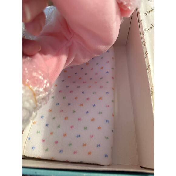 NRFB Ashton Drake Elizabeth's Homecoming Porcelain Doll by Kathy Hippensteel - Picture 5 of 12